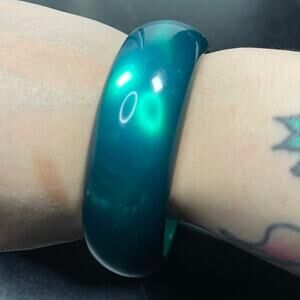 Vtg Dark Green Moonglow Lucite Luminous Chunky Bangle Bracelet 8.5" Unsigned